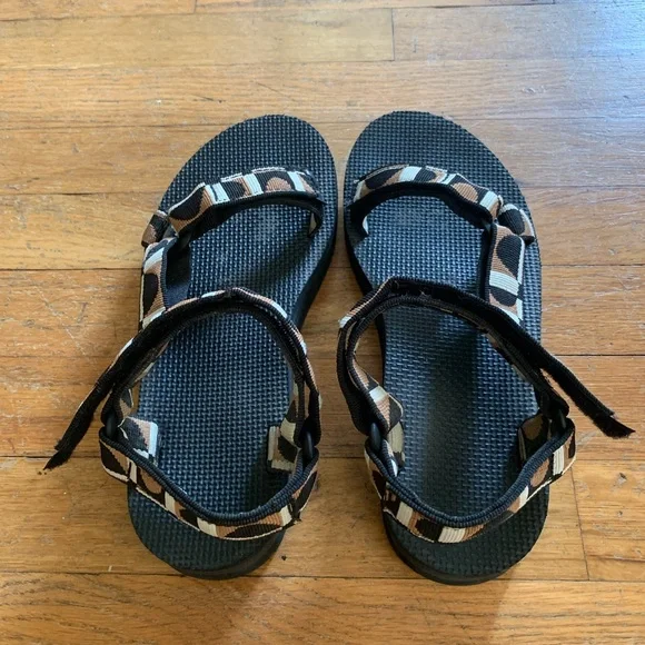 Teva Black and Tan Retro pattern Sandals - Picture 3 of 6